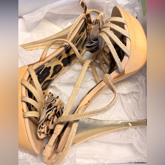 NWT BEBE heels - Picture 8 of 9